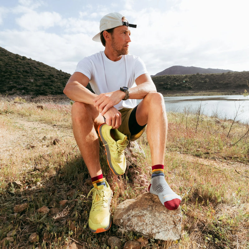 Load image into Gallery viewer, M's Run Quarter Cushioned Ultra-Lightweight Running Socks
