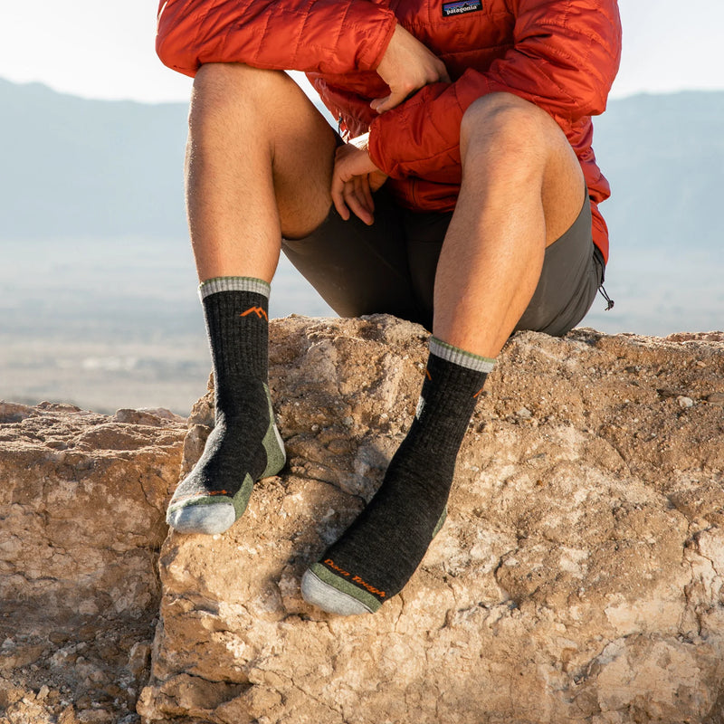 Load image into Gallery viewer, M&#39;s Hiker Micro Crew Midweight Hiking Sock
