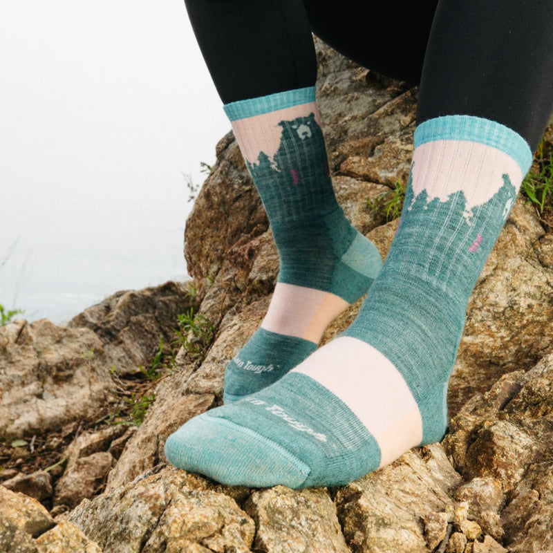 Load image into Gallery viewer, W's Bear Town Micro Crew Lightweight Hiking Sock

