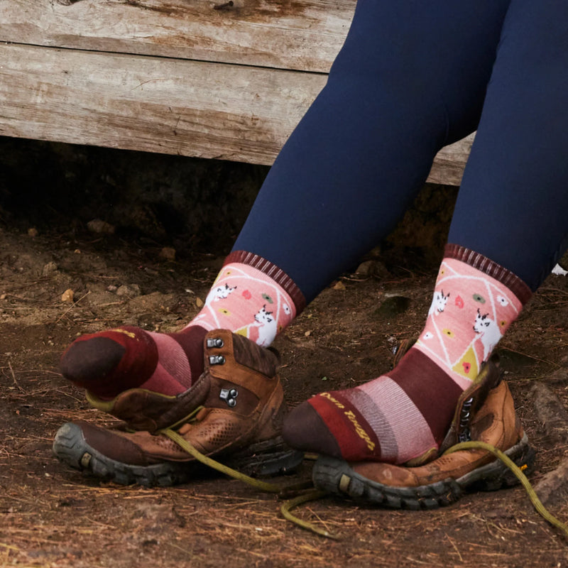 Load image into Gallery viewer, W&#39;s Critter Club Micro Crew Lightweight Hiking Sock
