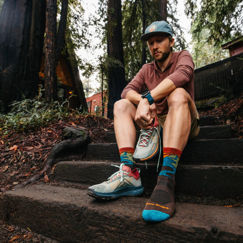 Load image into Gallery viewer, M&#39;s Chasing Waterfalls Micro Crew Lightweight Hiking Sock
