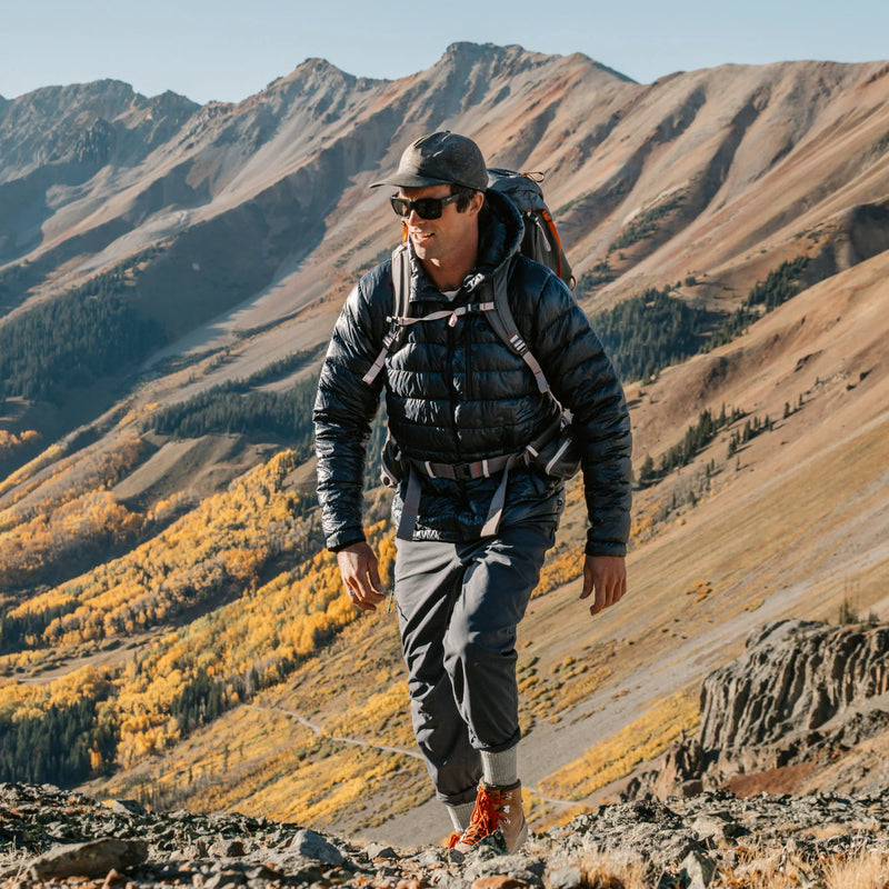 Load image into Gallery viewer, M's Mountaineering Micro Crew Heavyweight Hiking Sock
