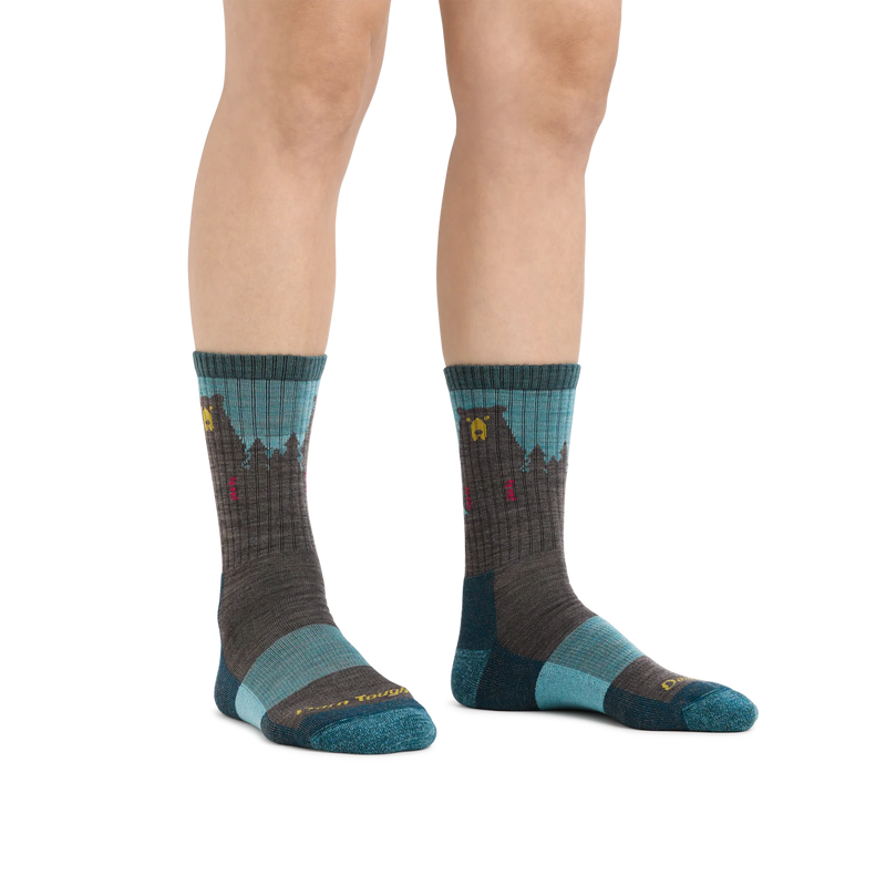Load image into Gallery viewer, W&#39;s Bear Town Micro Crew Lightweight Hiking Sock
