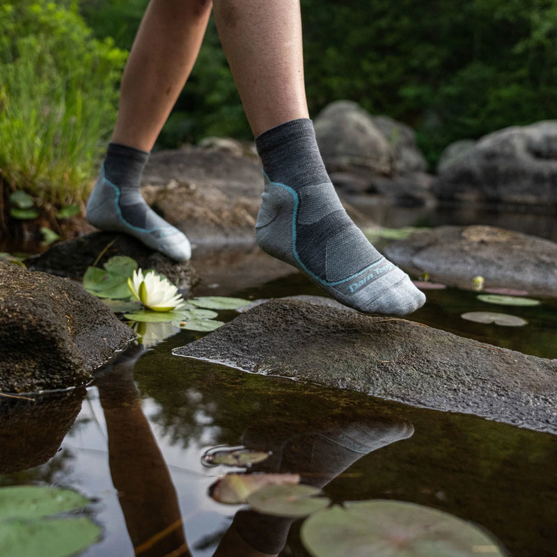 Load image into Gallery viewer, W's Light Hiker 1/4 Lightweight Sock
