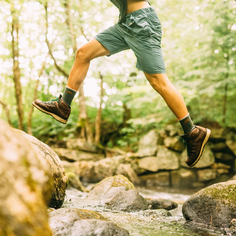 Load image into Gallery viewer, M&#39;s Hiker Micro Crew Midweight Hiking Sock
